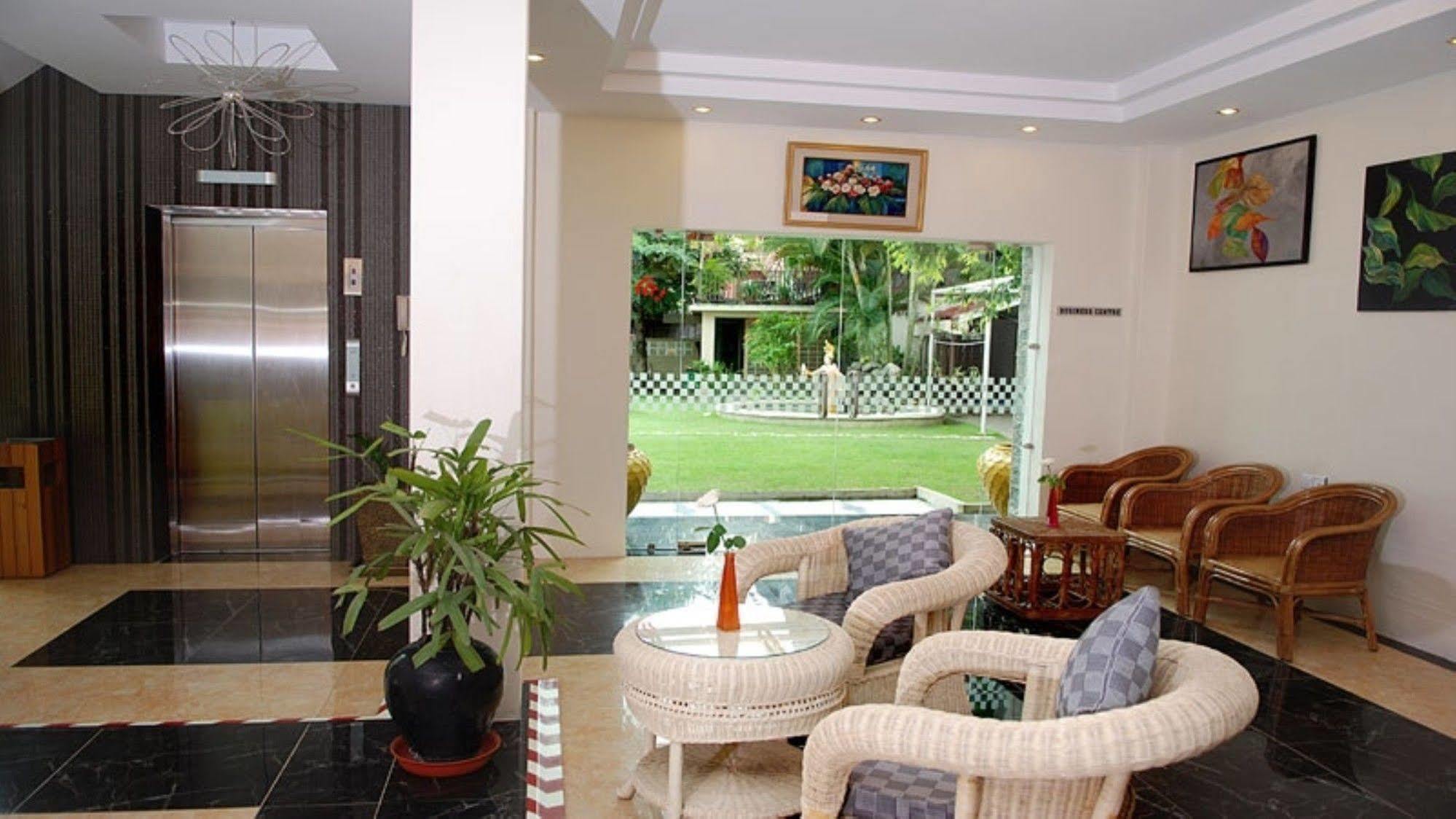 Holiday Hotel Rangoon Eksteriør billede