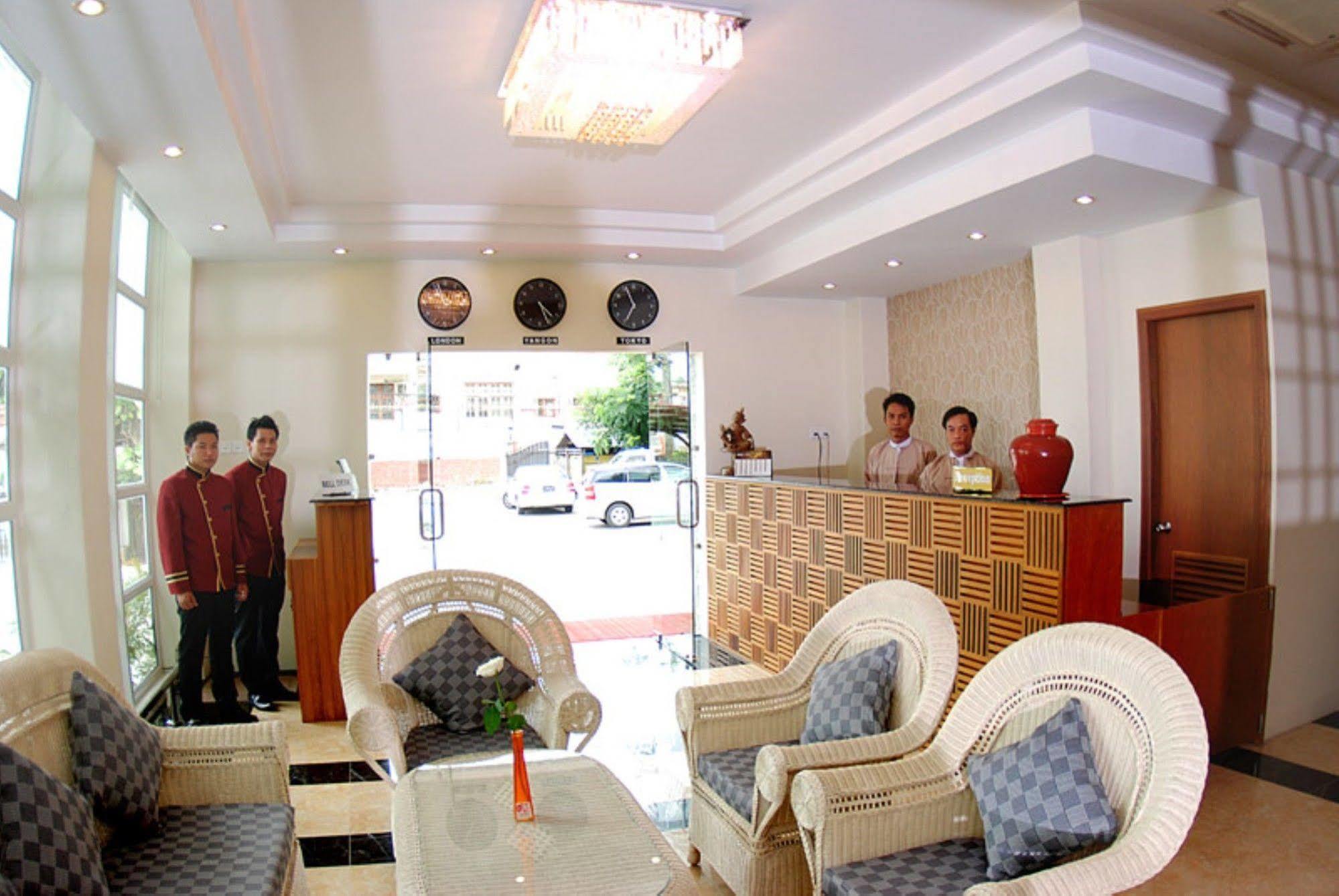 Holiday Hotel Rangoon Eksteriør billede
