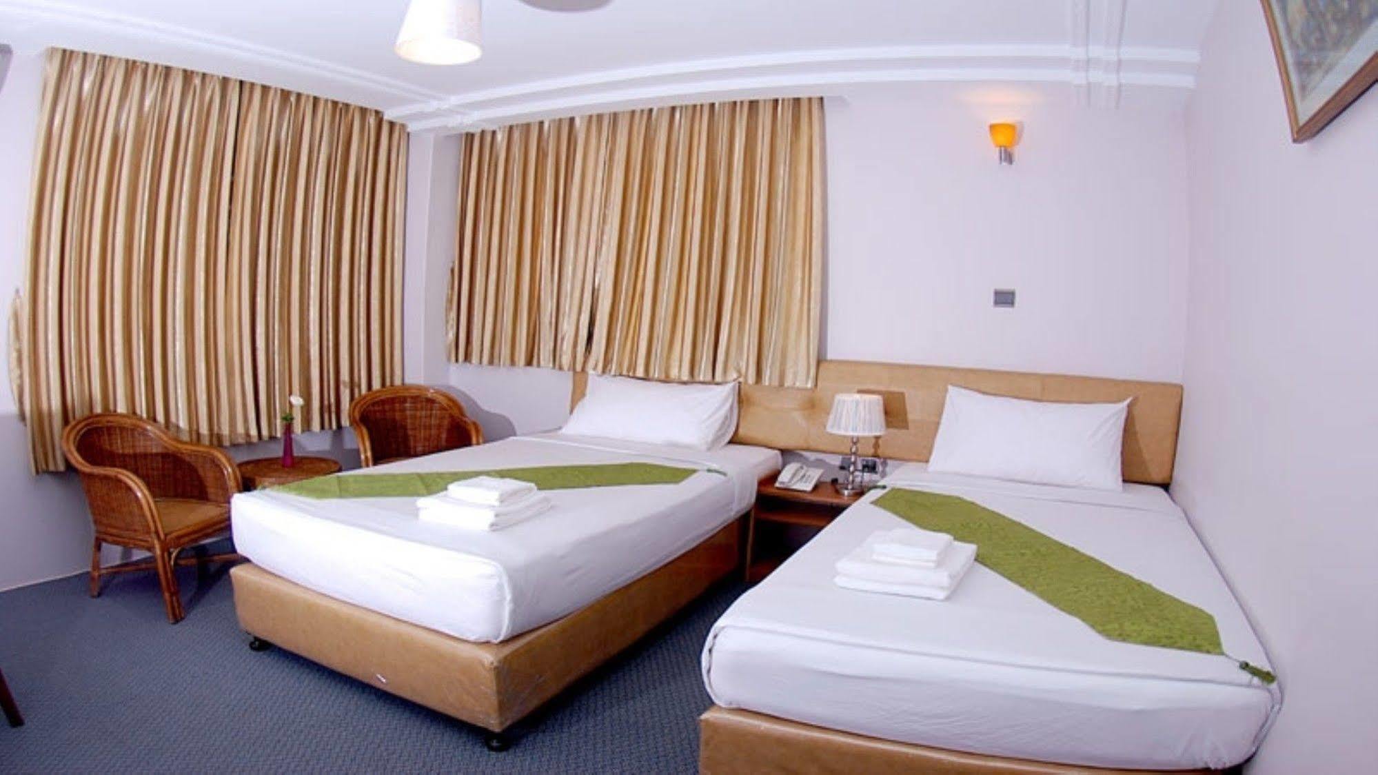 Holiday Hotel Rangoon Eksteriør billede